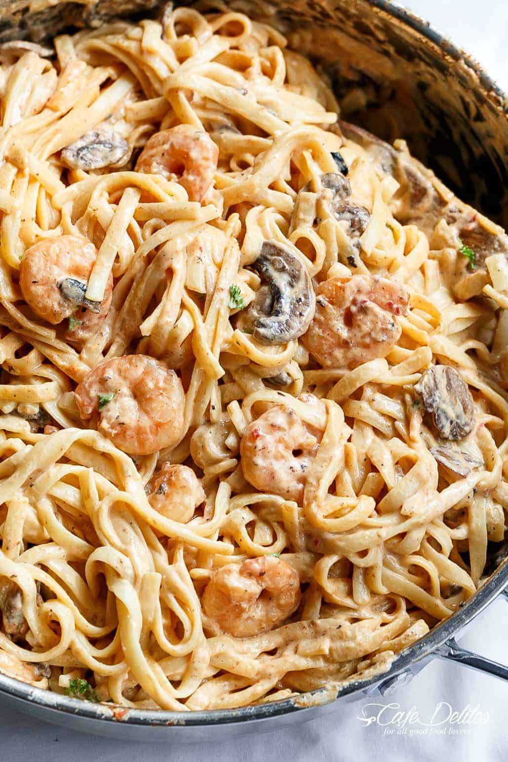 Creamy Shrimp Pasta! Linguine, shrimp in a creamy low fat sauce without losing the creamy flavor? cafedelites.com