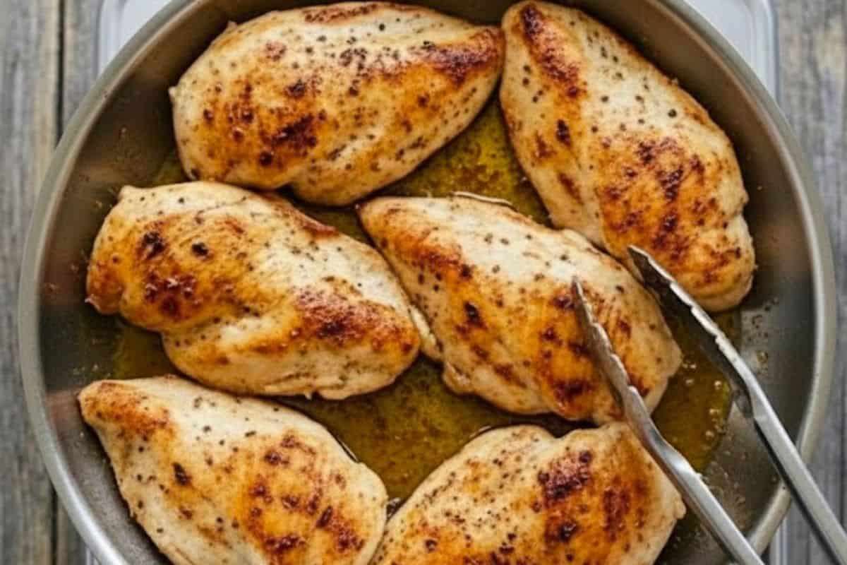 Place chicken in a skillet with oil, balsamic vinegar, lemon juice, stock powder and garlic. Sear until the pieces are browned