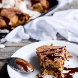 Nutella Stuffed Deep Dish Churro Skillet Cookie (Pizookie)