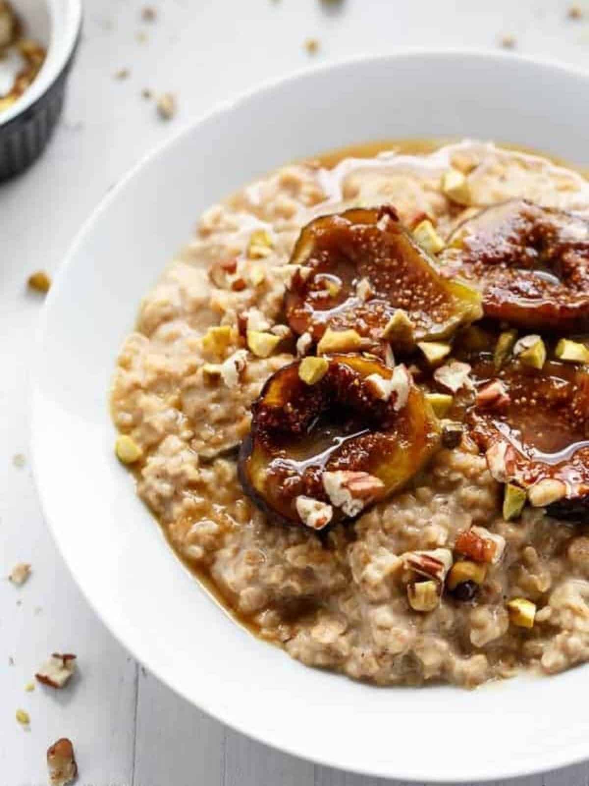Top view zoom in image of Caramelized Fig Toasted Oatmeal 