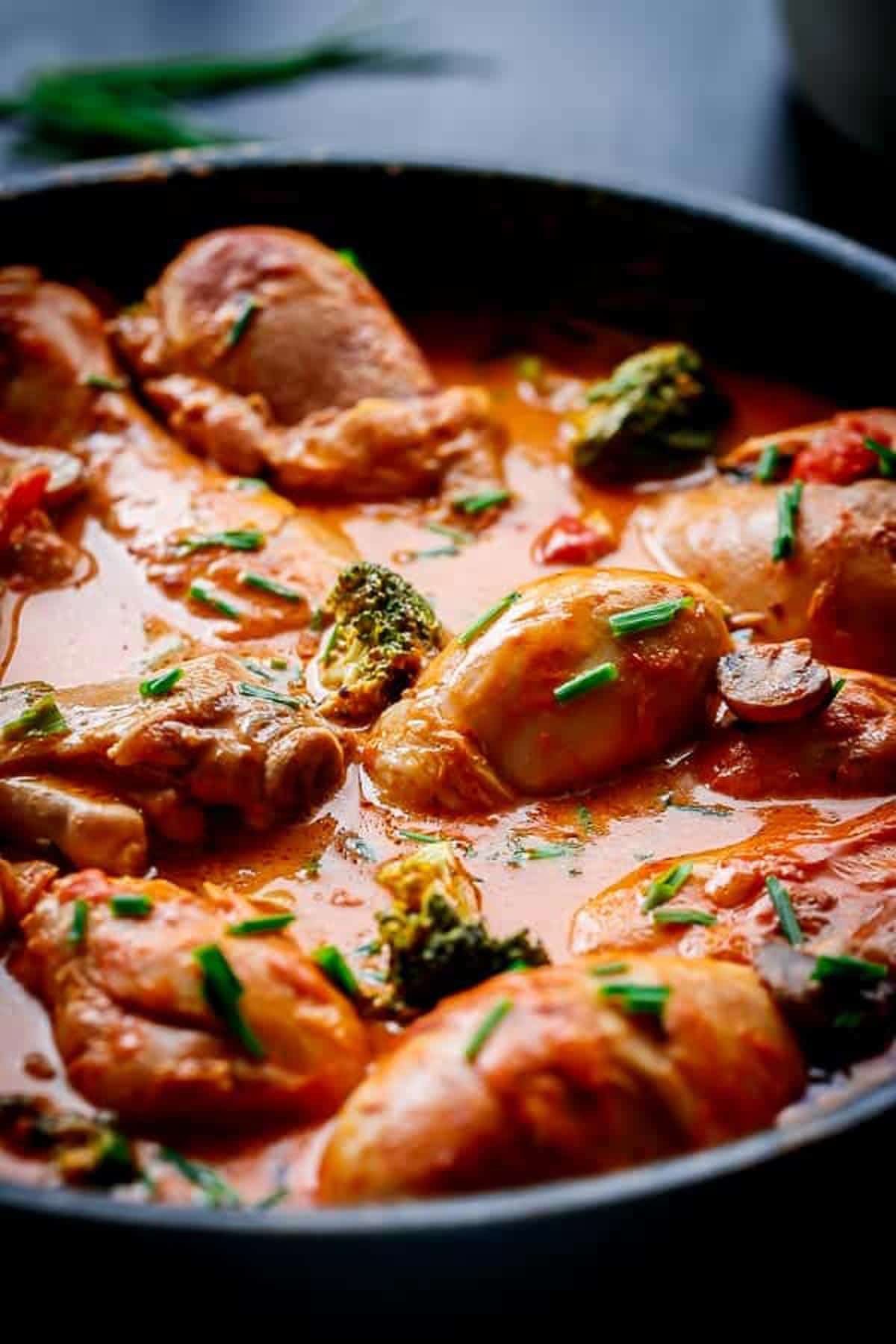 Zoom in image of Creamy Tomato Chicken Drumsticks