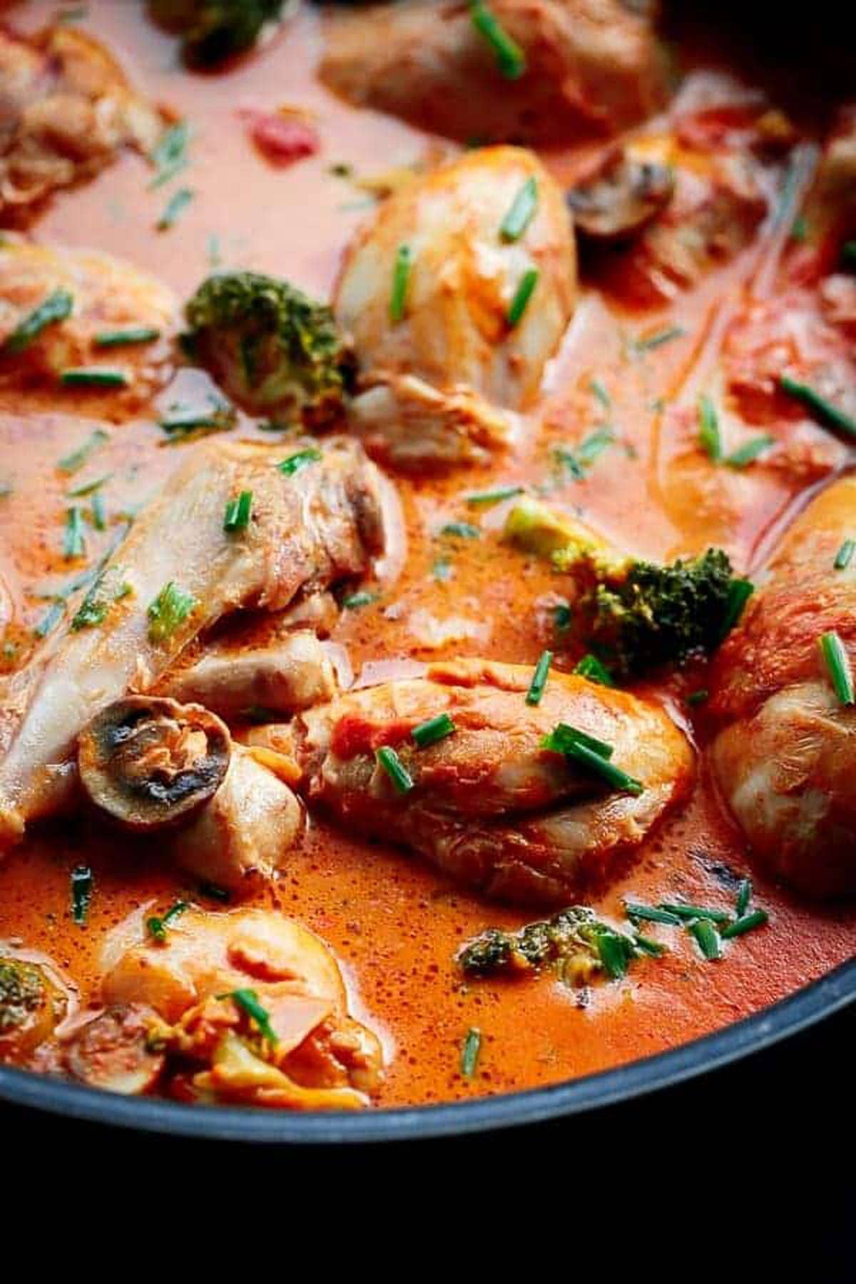 Zoom in image of Creamy Tomato Chicken Drumsticks