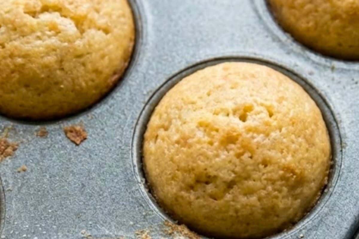 Bake for 10 to 15 minutes, or until the donut holes are lightly golden