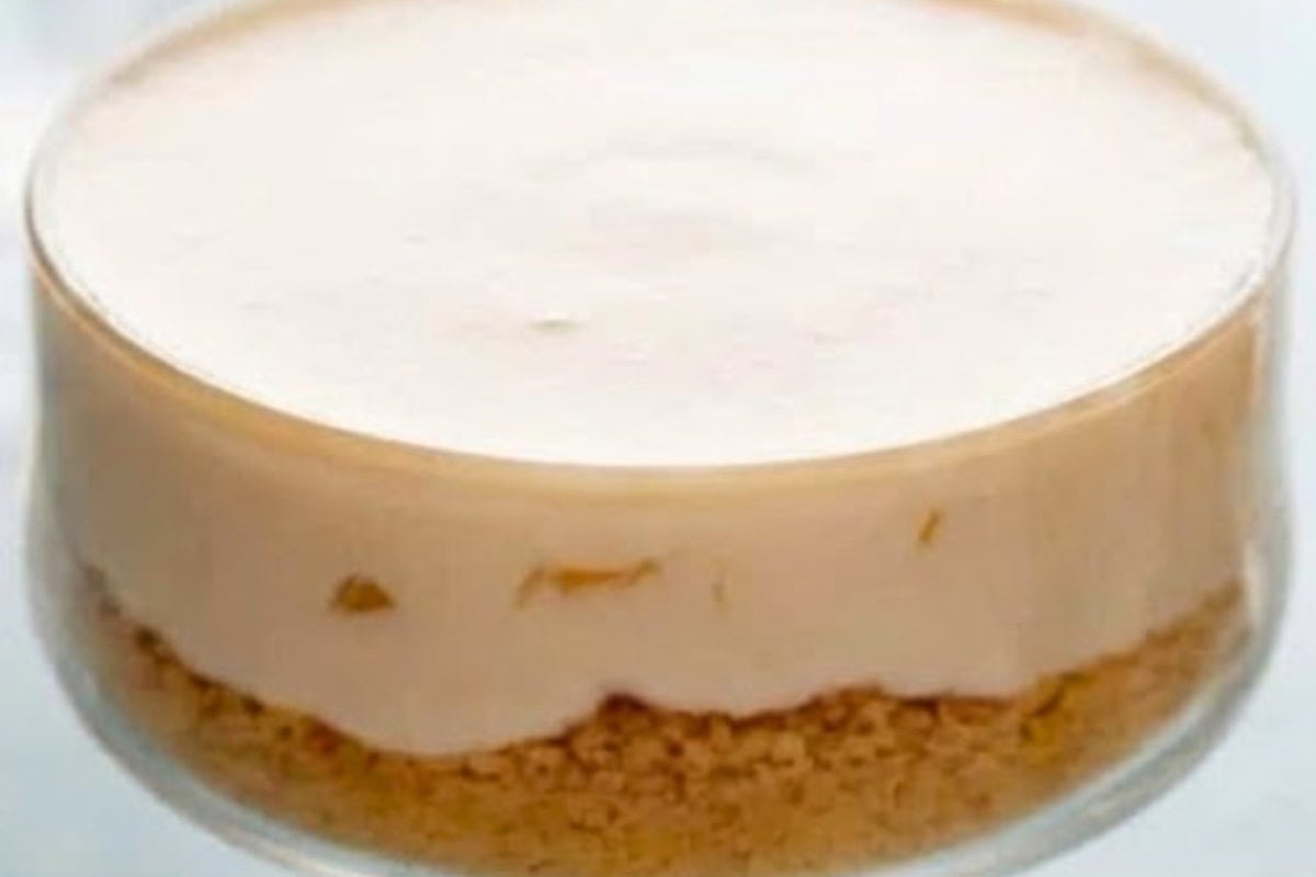 Spoon the cream cheese mixture over the bases, smoothing the tops.