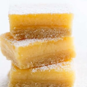 Lemon-Bars pieces stack on each other
