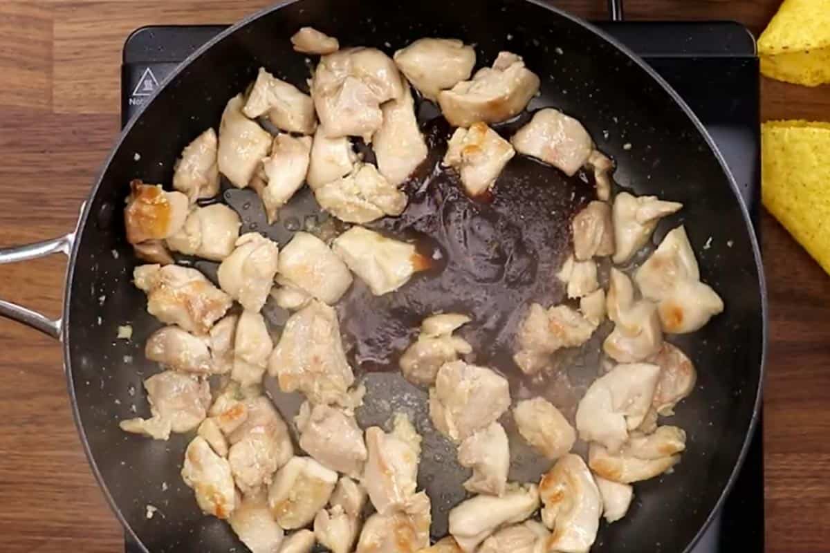 Poured the barbecue sauce.