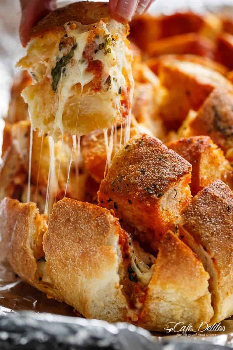 Zoom in image of Garlic Butter Pizza Pull Apart Bread