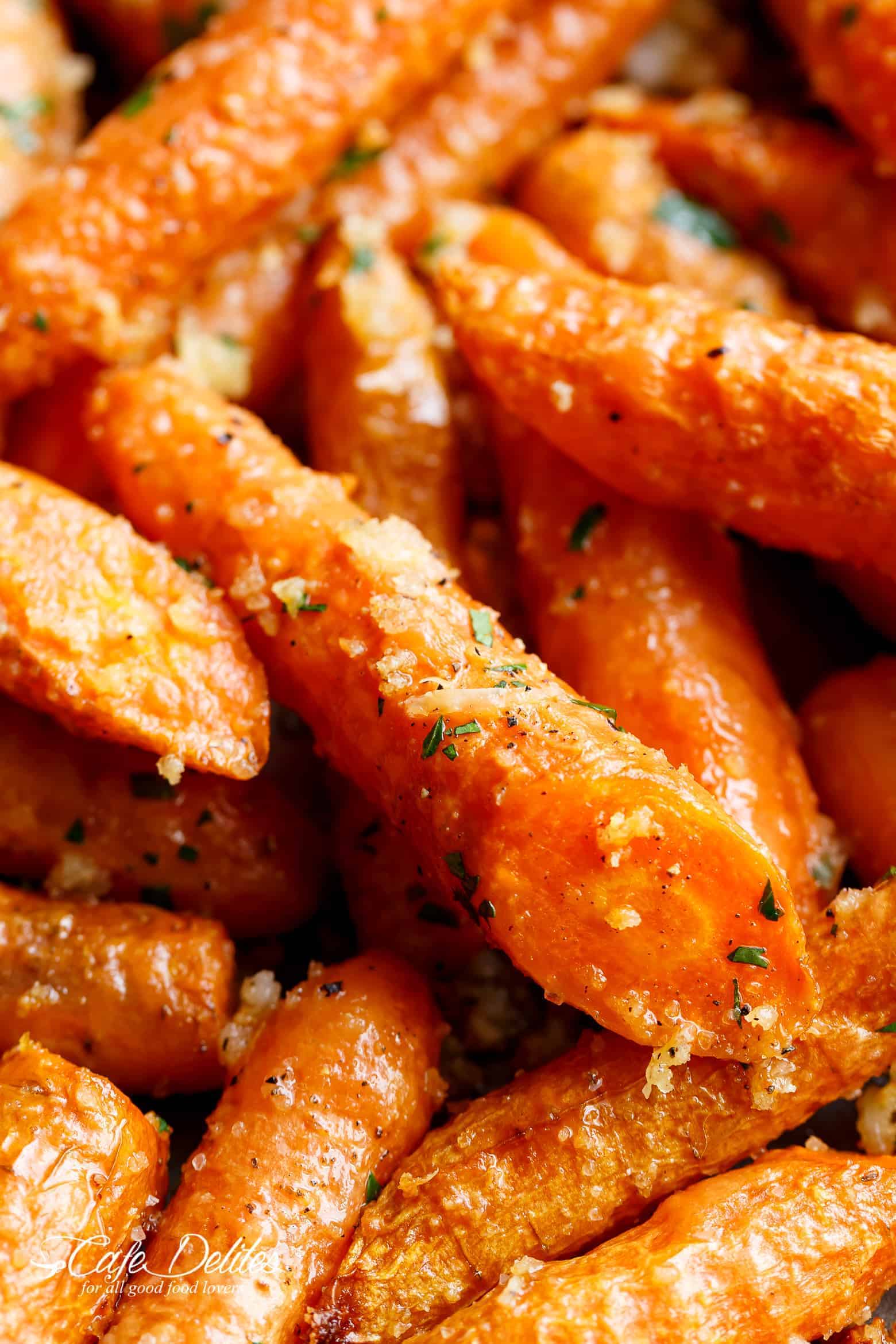 Garlic Parmesan Roasted Carrots
