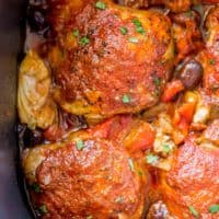 Chicken with olives and artichokes in Slow cooker .