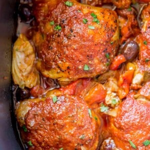 Chicken with olives and artichokes in Slow cooker .