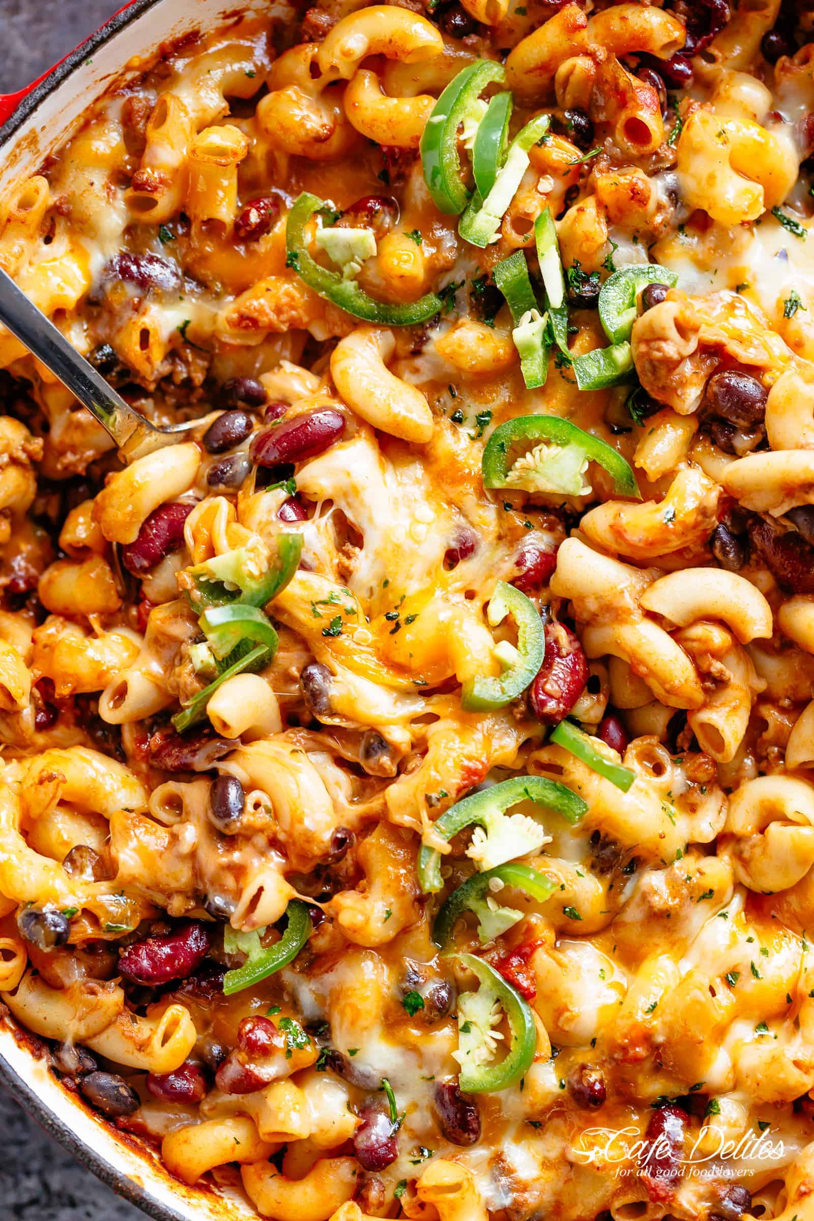 Chili Mac | cafedelites.com Cheesy Chili Mac and Cheese