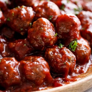 Cocktail Meatballs in Sweet and Sour Sauce