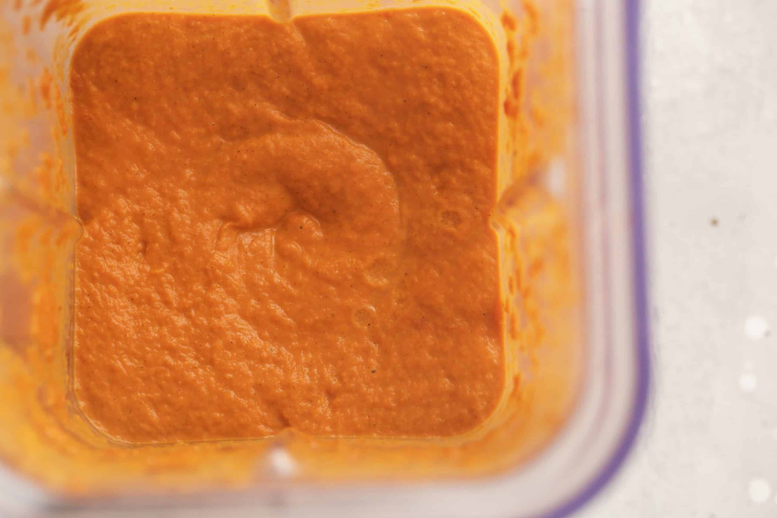 Mix of sauce in the blender
