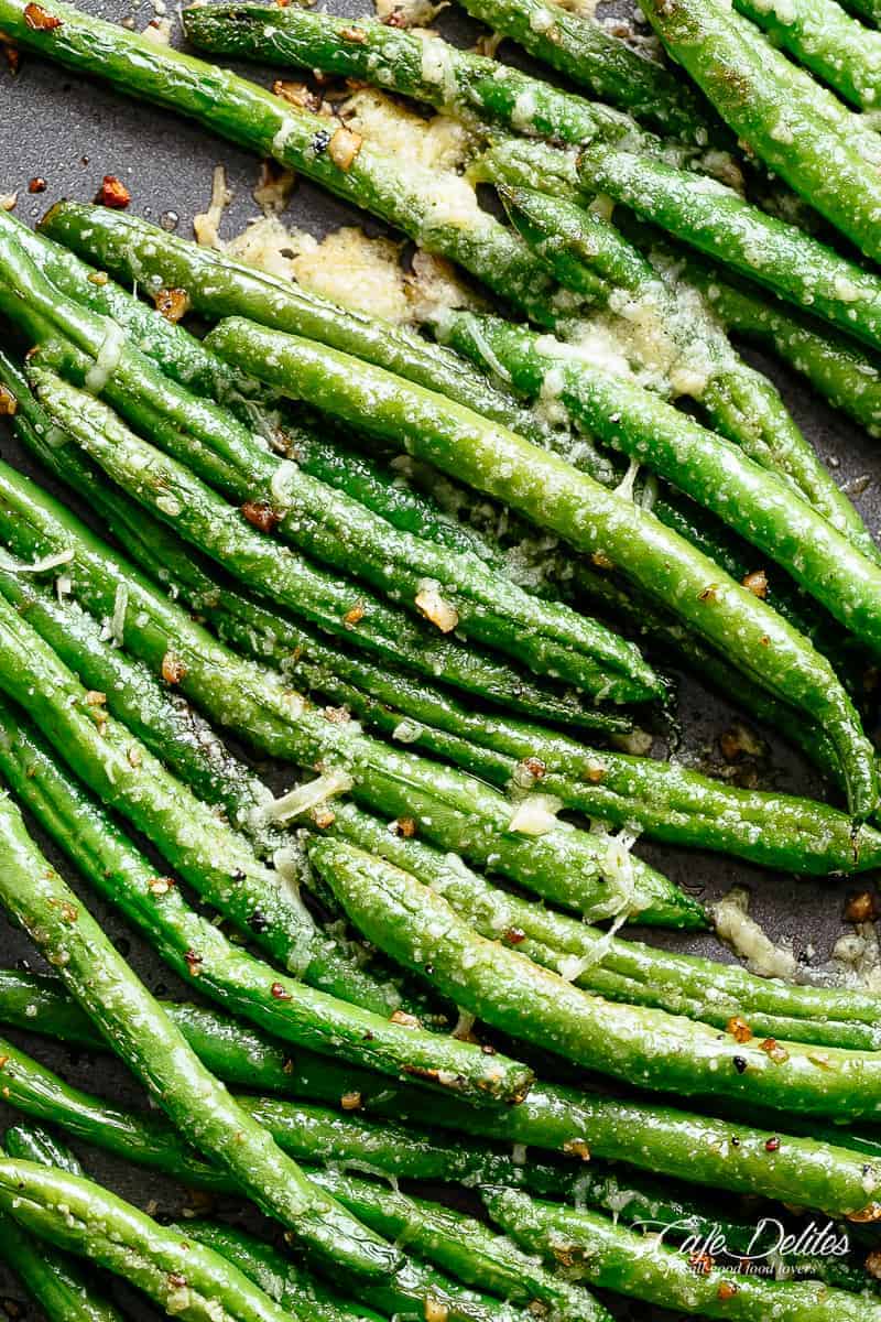 Green beans on a sheet pan with garlic and parmesan #cafedelites #greenbeans #parmesan #garlic Easy Roasted Green Beans with incredible flavor