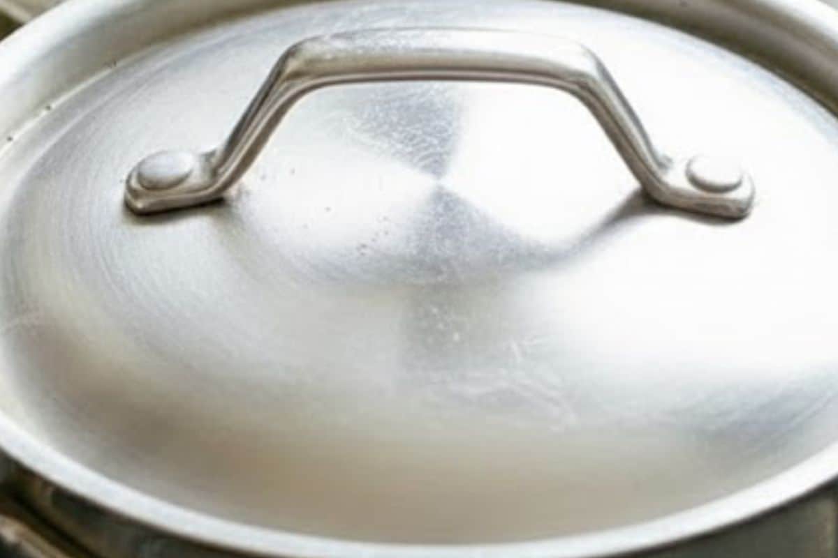 Cover and let the browned butter sit for a few minutes to absorb the garlic and herb flavors.