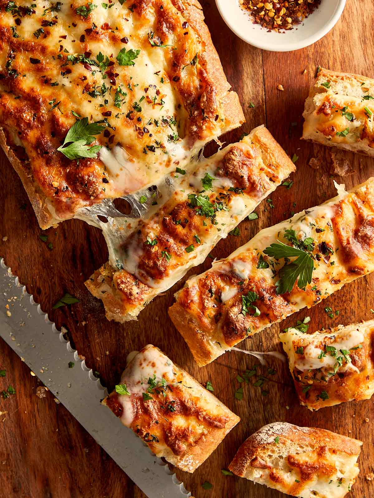 pieces of garlic bread ready to eat